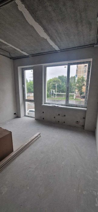 Продам простору квартиру в ЖК"Вертикаль"