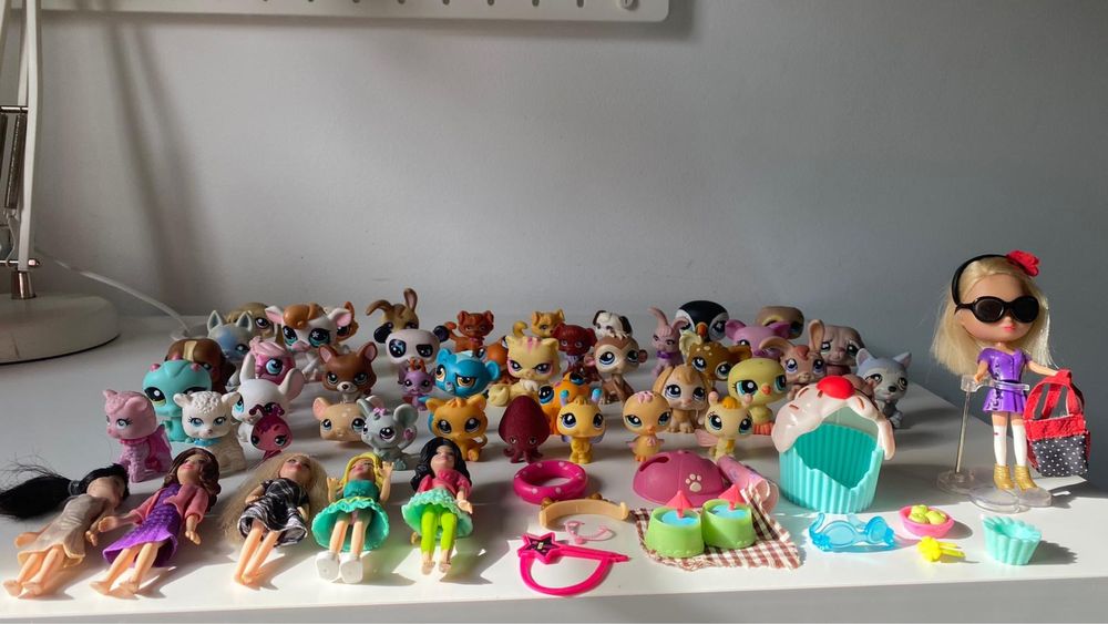 Lote de brinquedos - Littlest Pet Shop + bonecas + acessórios