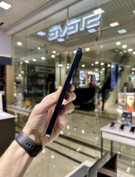 Продам айфон 15 про макс . 90% батареи. 512 гб