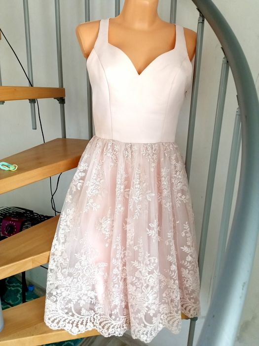 Sukienka koronkowa morelowa koktajlowa elegancka Chi Chi London