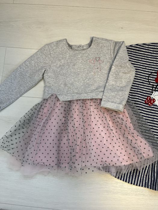 Дві сукні на дівчинку