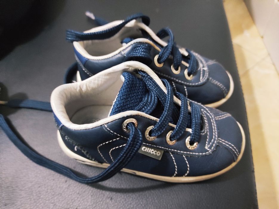 Sandalias Chicco tam 23/ Botas Chicco 24
