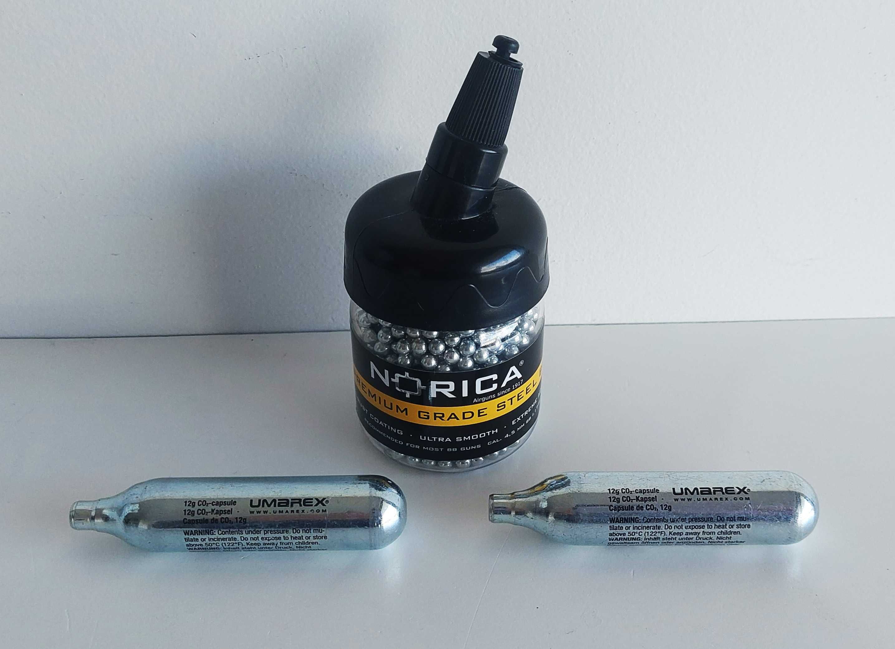 Conjunto de chumbos premium calibre 4,5mm e garrafas de CO2 Umarex