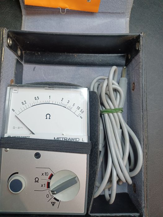 Ohmimetro analógico