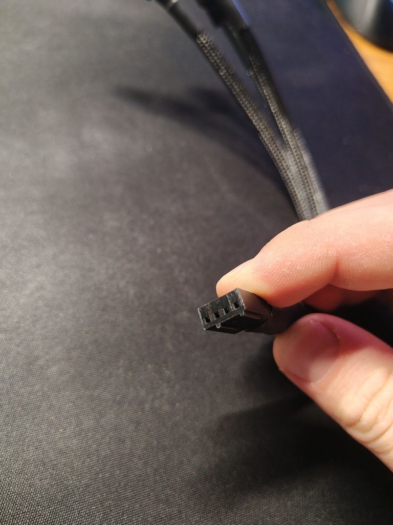 Kabel SATA kątowy, prosty + rozdzielacz PWM do wentylatorów