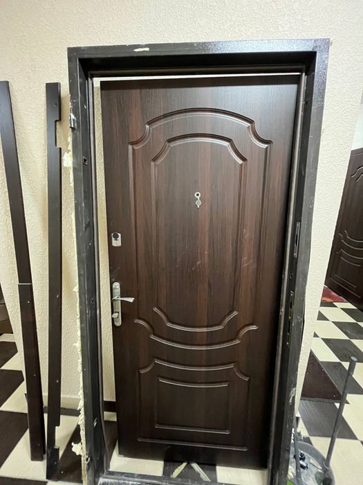 Вхідні квартирні двері 2050/950 ліве