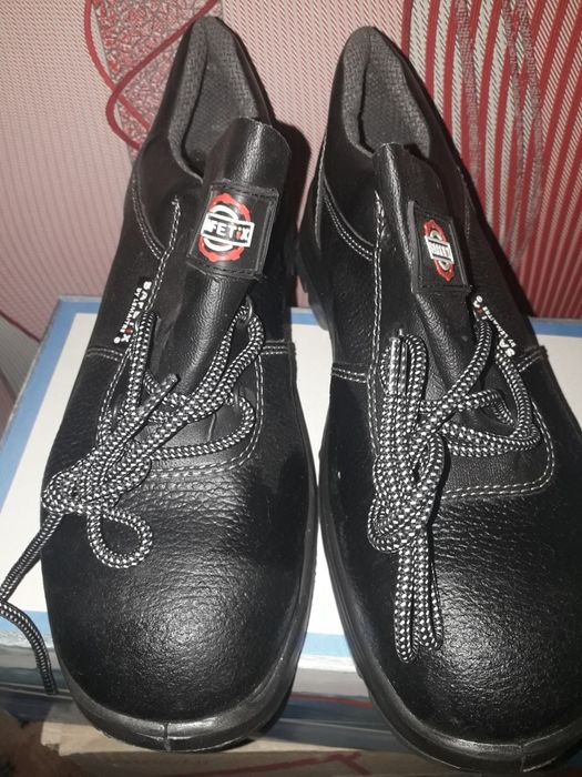 Чоловічі туфлі 42 розмір