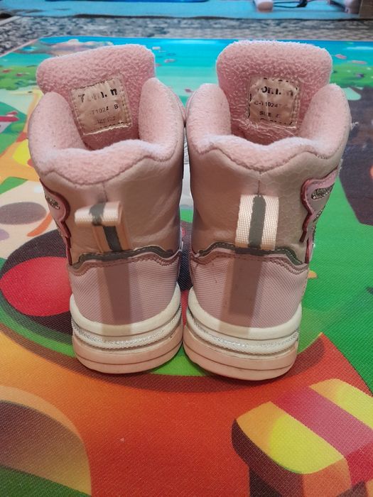 Зимові сапожки на дівчинку