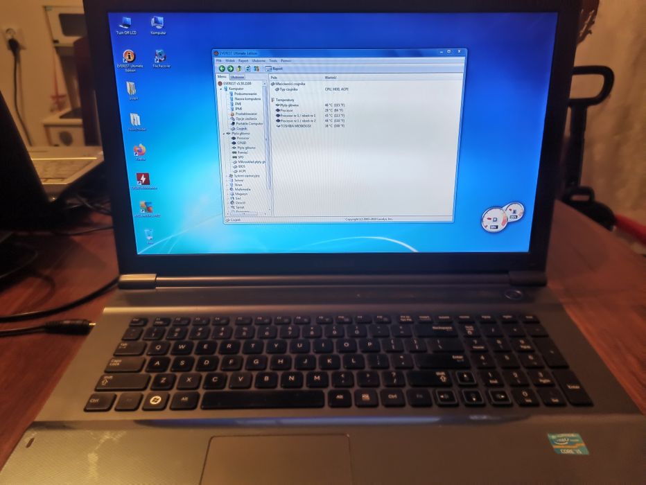 Laptop Samsung rc720 i5 6gb 17cali duży