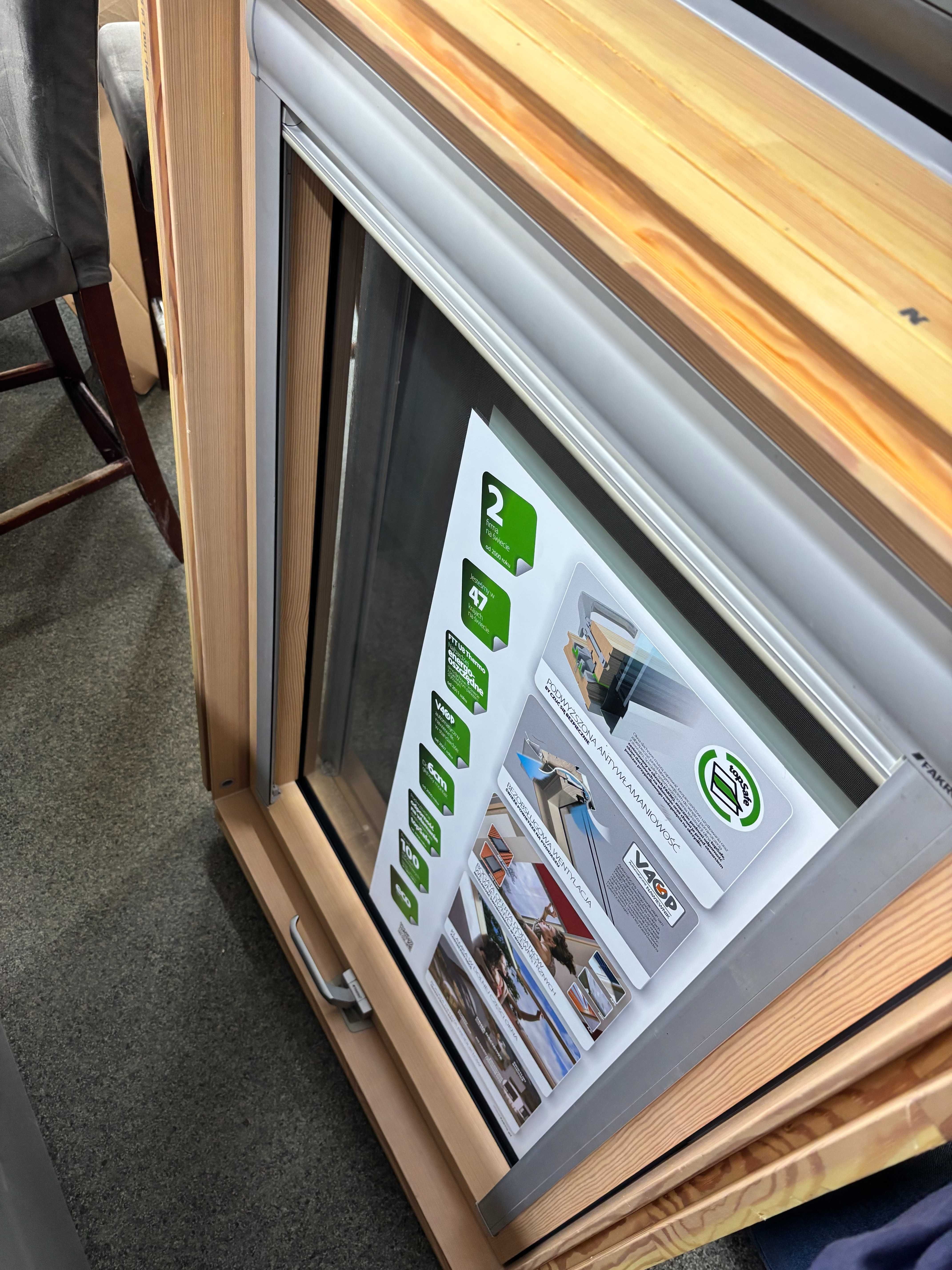 Okno Fakro FTT U8 Thermo 78x118 + markiza zewnętrzna + roleta