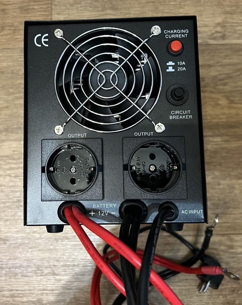 ДБЖ LogicPower LPY-PSW-1000VA+ (700Вт) 10A/20A в ідеальному стані