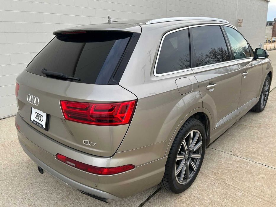 2017 Audi Q7 3.0T Prestige 7 місць