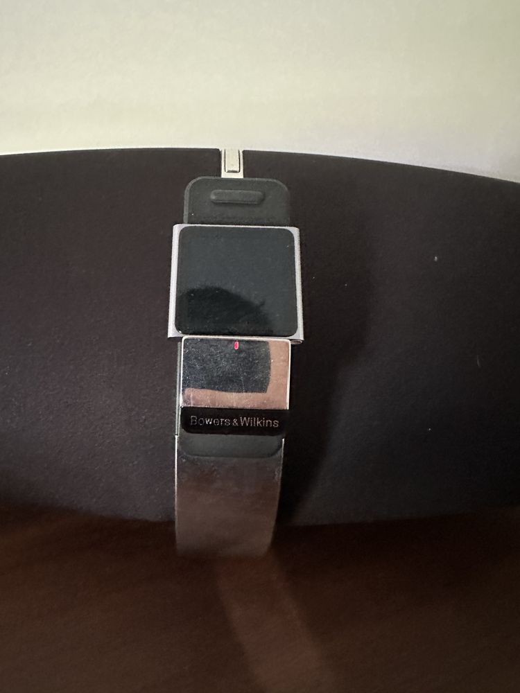 Conjunto coluna Bowers & Wilkins Zeppelin – Som Premium e ipod