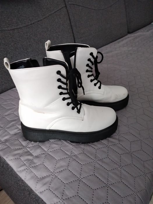 Buty damskie - młodzieżowe r 39 .