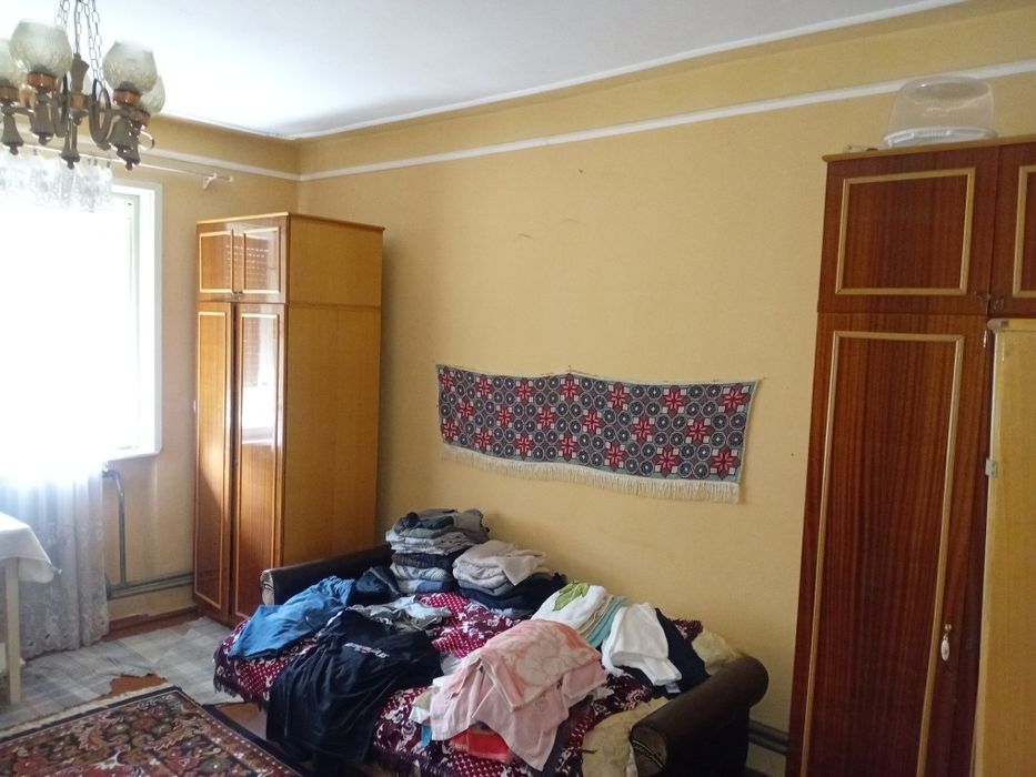 Добрий будинок на дві сім'ї 2.5 км від м. Берегове в с.(Астей) Лужанка