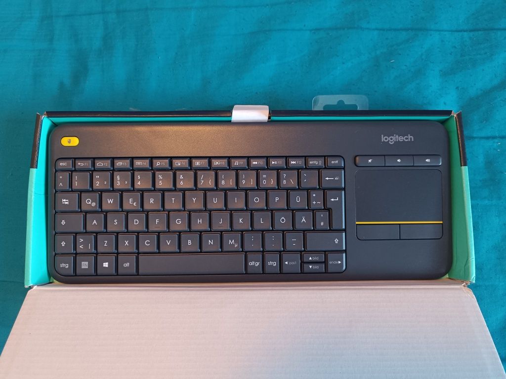 Logitech K400 Plus