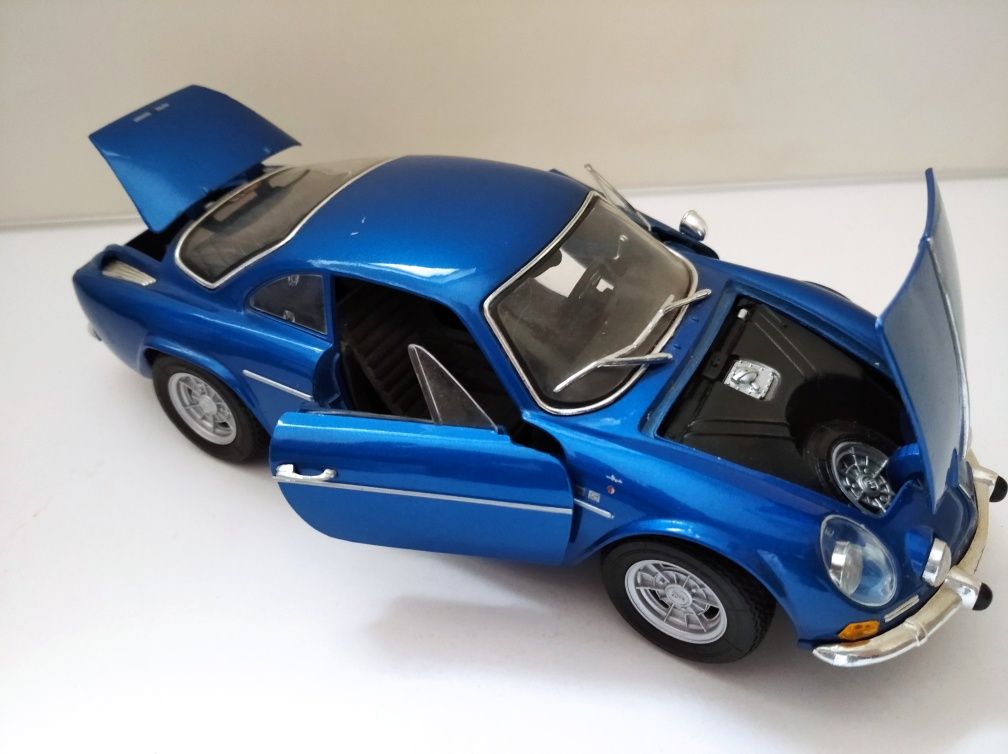 Renault Alpine модель
