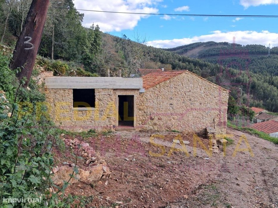 Moradia Recuperada em Penela