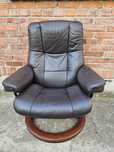 Rozkładany obrotowy fotel skórzany Stressless Made in Norway