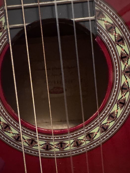 Viola Stagg vermelha