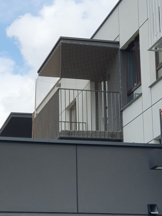 Siatka dla kota , na balkon. Montaż