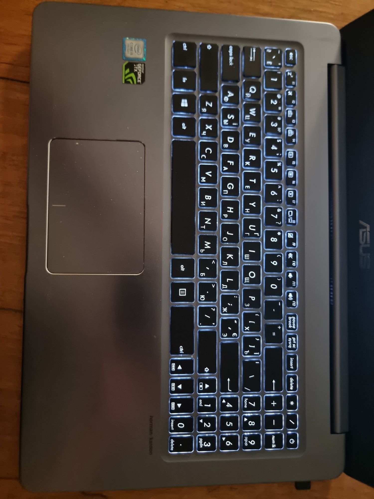 Asus N580 (Core i5/16 RAM/GTX1050/SSD256 Gb/Hdd 1Tb))