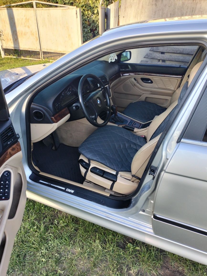 Продам BMW 520 E39