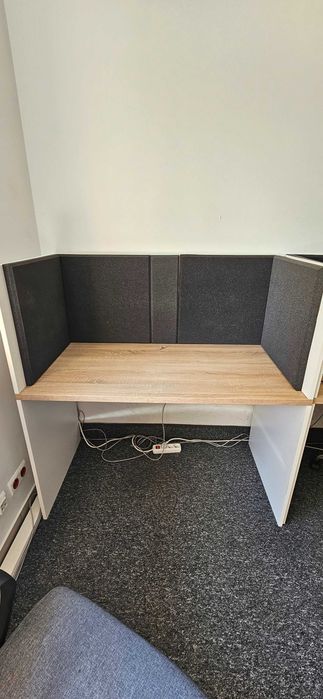 Biurko biurowe ze ściankami
