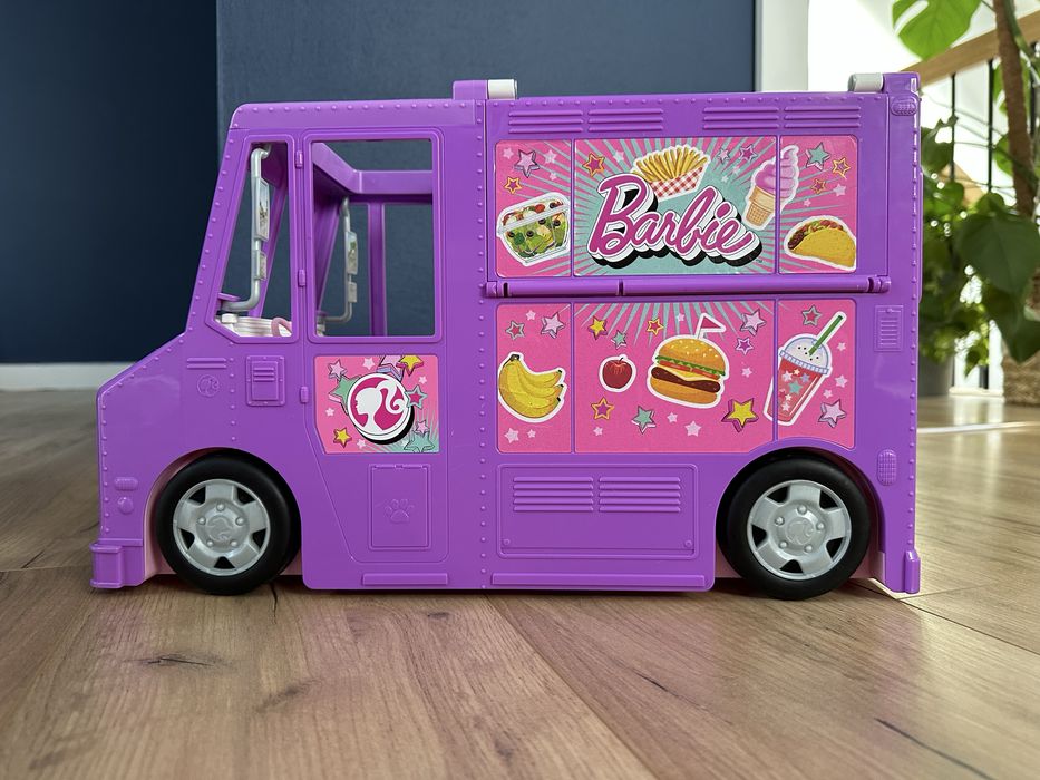 Barbie food truck