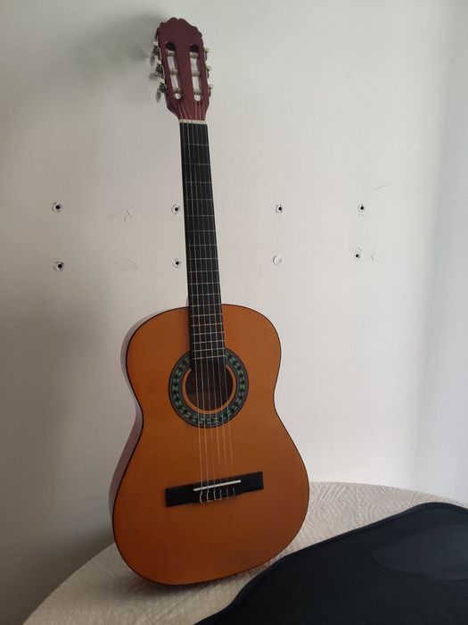 Guitarra ideial para criança