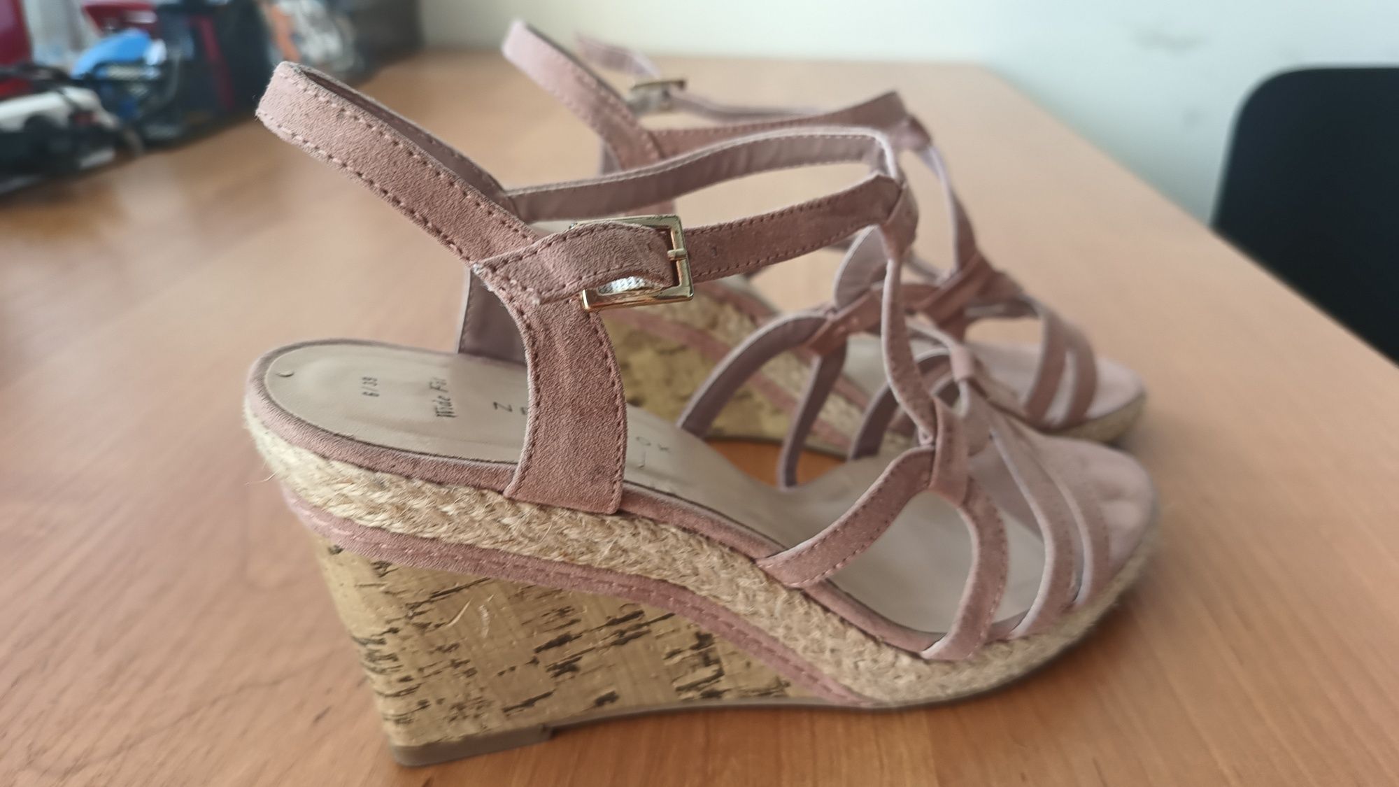 Buty, sandały roz. 39, New Look