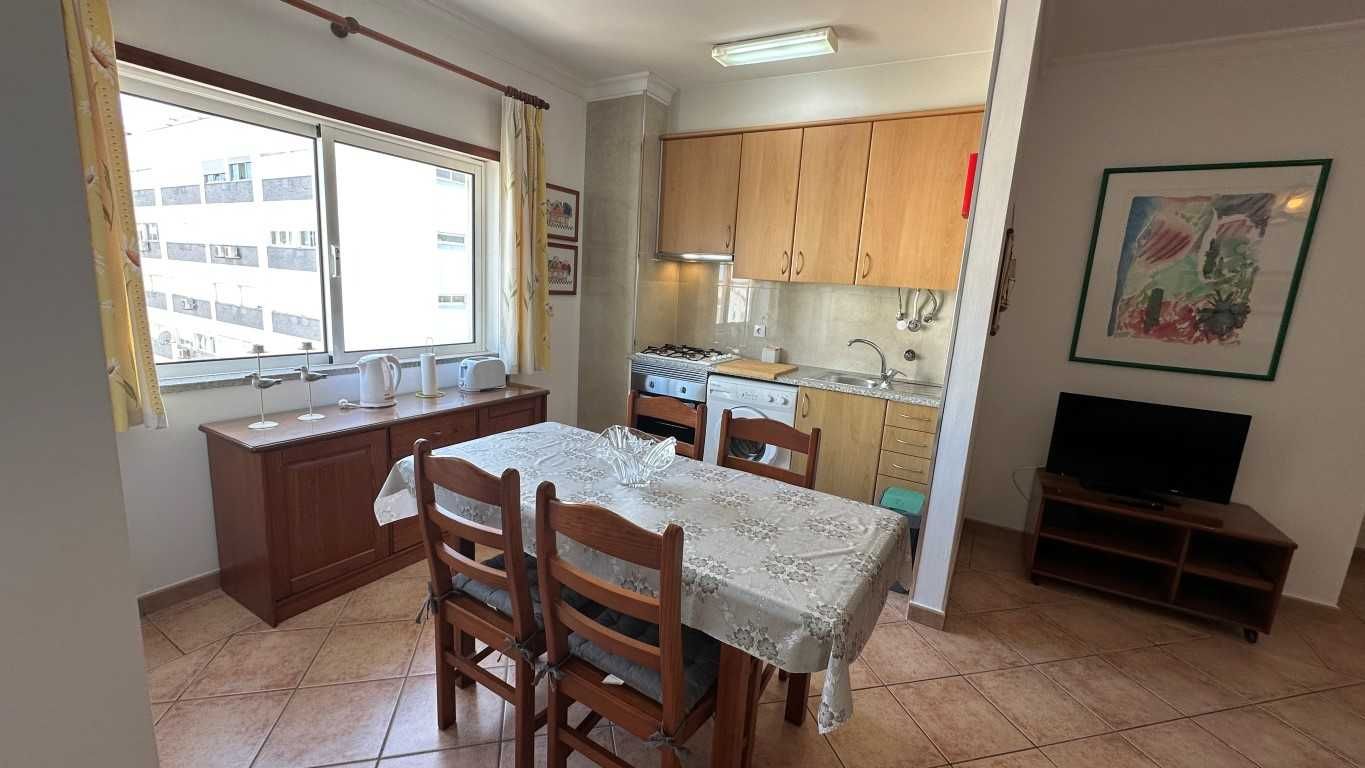 JUL/SET - T1 Praia Rocha (Piscina + Garagem) – 200m da praia a pé