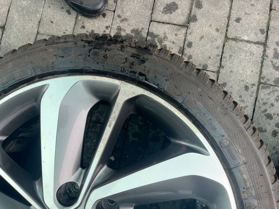 Комплект коліс диски Kia Niro 2017-2021 225/45/r18 В НАЯВНОСТІ