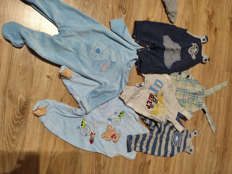 Paka ubrań niemowlęcych 56