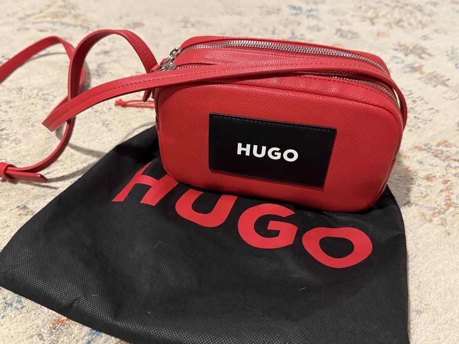 Сумка HUGO червоного кольору. Оригінал.