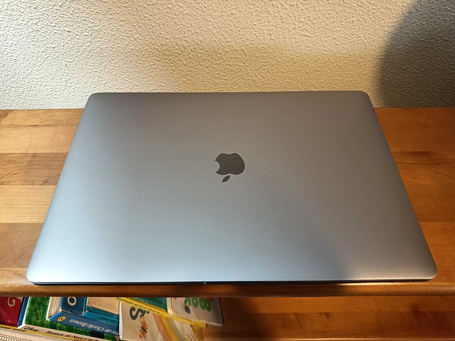 Macbook Pro 15" 2018, Como Novo