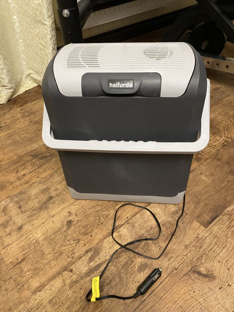 Холодильник автомобильный Halfords 14 L England