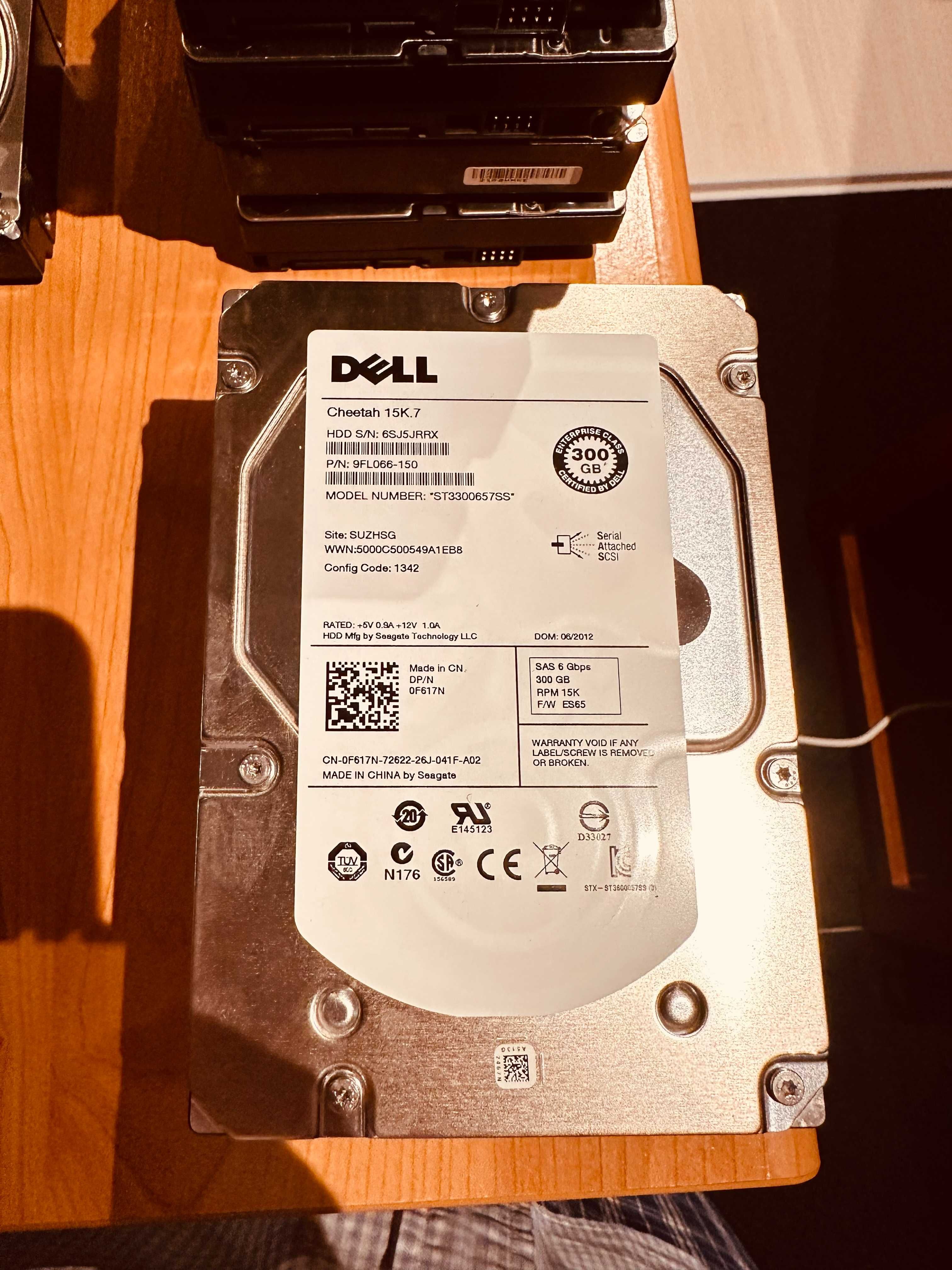 Discos SATA e SAS Enterprise (1TB 900GB, 300GB)