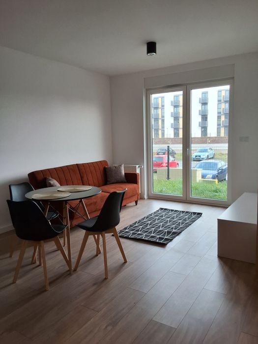 Nowe mieszkanie z ogródkiem i roletami antywłamaniowymi w Ożarowie