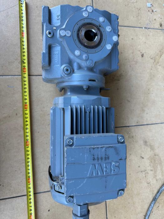 Motoreduktor, silnik sew 0,75 kw 44 obrotów