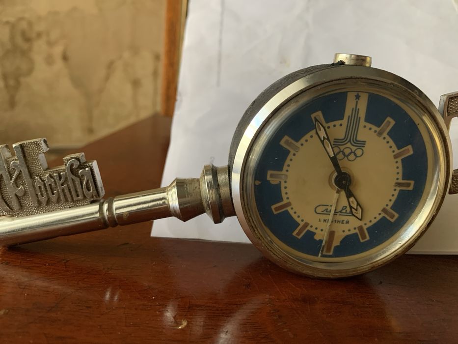 Часы мех. «Слава» часы кварц «Севани» под ремонт