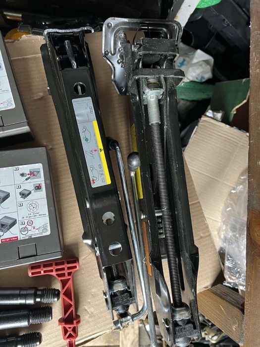 Домкрат туарег каєн ауді Q5, Q7 компресор ключ крюк ключ АКПП