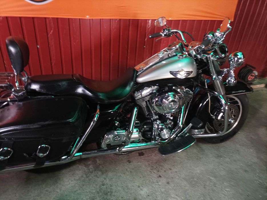 Harley Davidson roadKing 100th anniversary