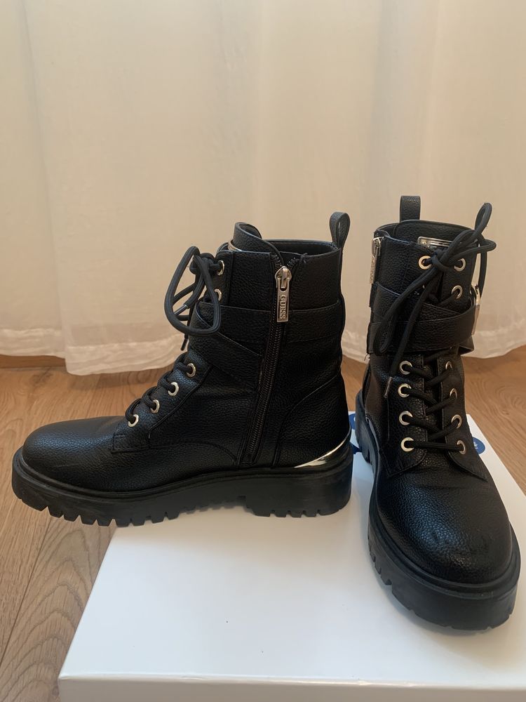 Botas Militares Guess