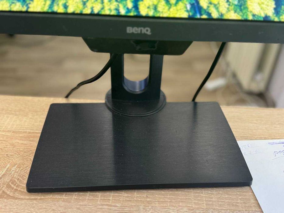 Продаю монитор BenQ PD2500Q