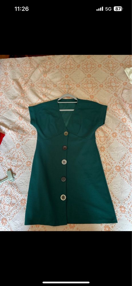 Vestido verde com botões