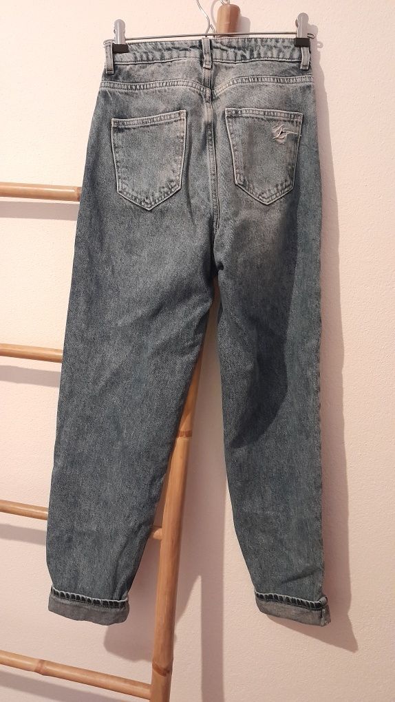 Calças de ganga rasgadas Primark