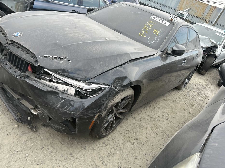 В дорозі BMW G20 330IX 2020