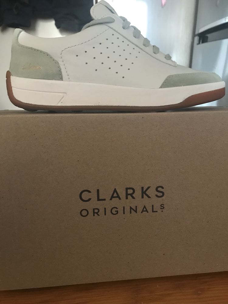 Взуття Clarks