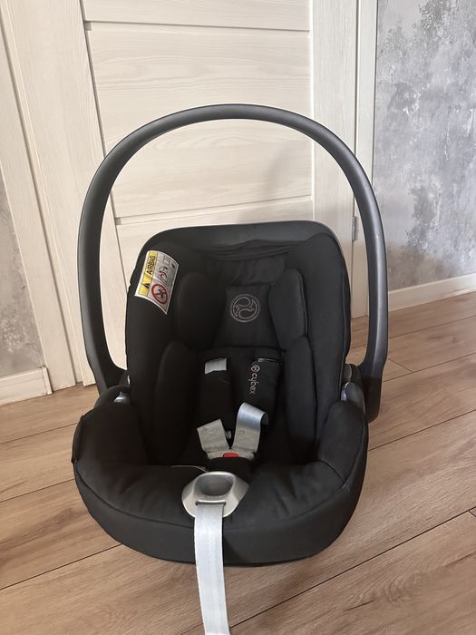 Pierwszy fotelik nosidełko Cybex